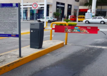 Aumento de tarifas de estacionamiento en centros comerciales de Cancún genera preocupación