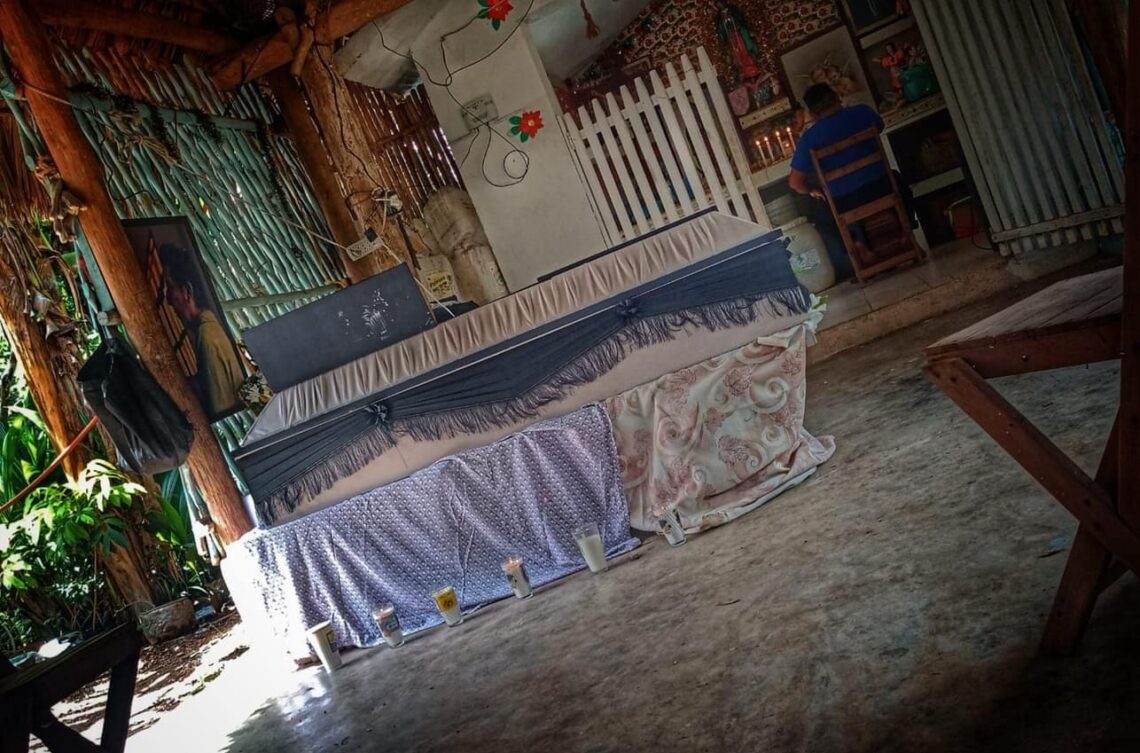 Dan cristiana sepultura a la esposa del general Sulub