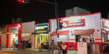 Lili Campos puso en operación los primeros semáforos en Puerto Aventuras