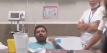 “Yo también soy victima; tuve que salir por un pinche hoyo”, afirma camillero utilizado de “chivo expiatorio por el IMSS