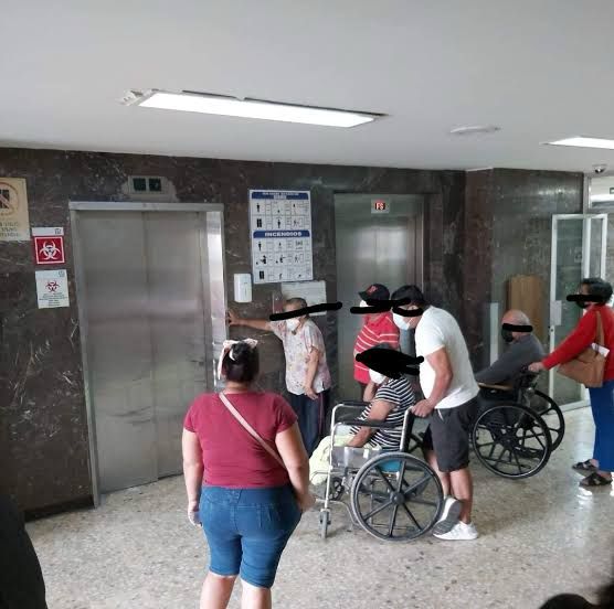 Hay más de 180 elevadores con alguna falla en instalaciones del IMSS, reconoce Zoé Robledo
