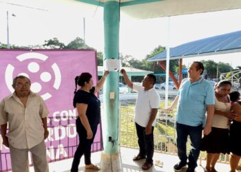 Reciben a Marisol Escalante en comunidades