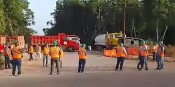 Volqueteros retornan a su trabajo tras bloquear tramo del Tren Maya