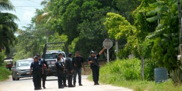 Delincuentes desatan balacera en Kantunilkín y levantan a un sujeto para huir