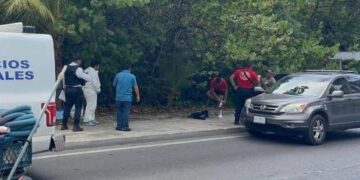 Hallan dos cuerpos sin vida en la laguna Nichupté, Cancún