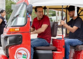 Inaugura sitio exclusivo de mototaxis en Francisco Uh May