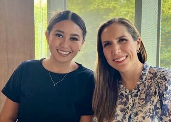 Johana Acosta y Atenea Gómez Ricalde