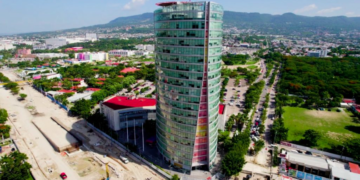 Revelaciones de adjudicaciones millonarias a familia de operador político del SAT generan controversia en Chiapas