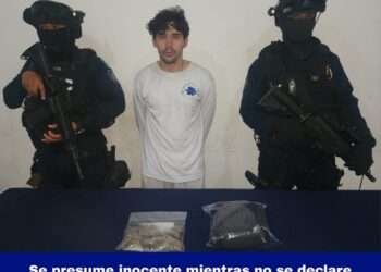 Detenido cuando olfateaba dosis de marihuana