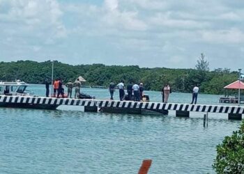 Descubren Embarcación Modificada Tipo Submarino en Costas del Sur de Quintana Roo