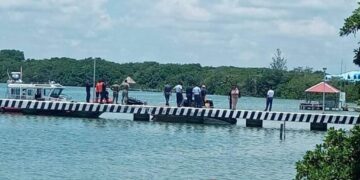 Descubren Embarcación Modificada Tipo Submarino en Costas del Sur de Quintana Roo