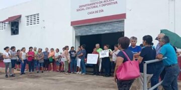 Jubilados del ISSSTE se manifiestan en Chetumal