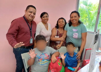 Entregan a familiares a los niños abandonados en un cine de Cancún
