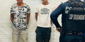 Tres detenidos con droga y una moto robada