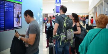 Aeropuerto de Cancún reporta fallas en el servicio eléctrico