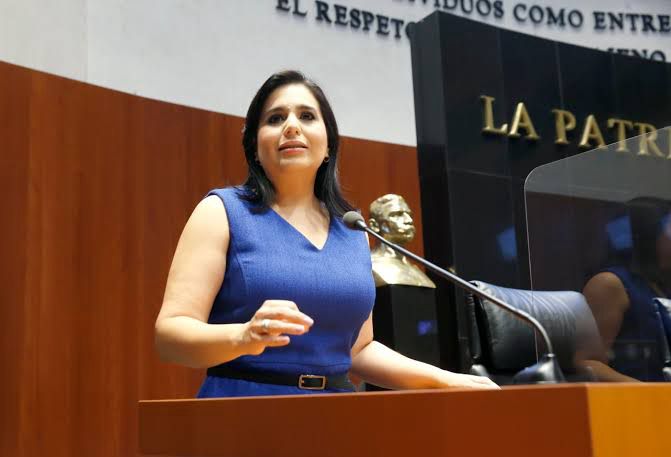 Llama la senadora Mayuli Martínez a defender a los estudiantes de la "aberración" de los nuevos libros de texto