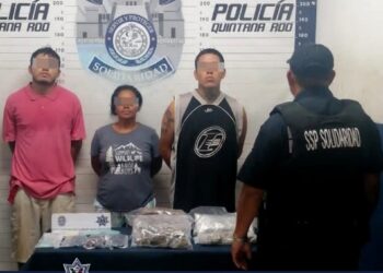 Tres narcomenudistas capturados con más de un centenar de dosis de drogas