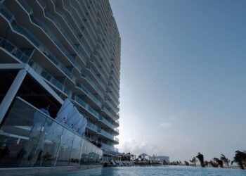 Apagones de la CFE impactan al turismo
