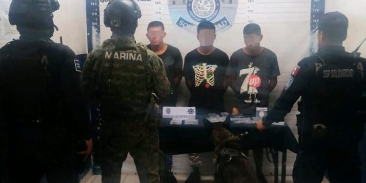 Capturados cinco individuos, incluido un adolescente, con diversas dosis de drogas