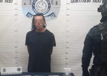 Policías aseguran a presunto narcotraficante en la colonia Colosio de Playa del Carmen