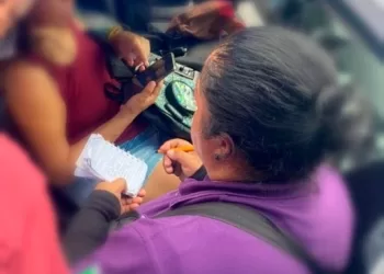 Rescatan a mujer amenazada por su pareja que llevaba una pistola