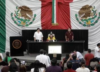 Diputadas del Frente Amplio por México aprueban propuesta morenista para renegociar deuda de Quintana Roo