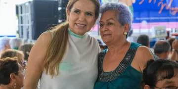 Festeja Lili Campos a las y los adultos mayores de Solidaridad