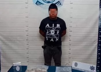Menor armado es puesto a disposición de la FGE