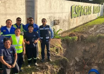 Rápida atención de Aguakan a una fuga en la carretera Cancún-Valladolid