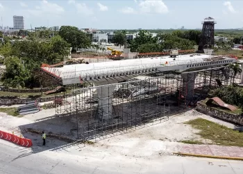 El puente Nichupté es símbolo de desarrollo y sustentabilidad señala Alonso Ovando