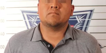 Interceptan a pareja con armas y drogas cuando circulaban al sur de la ciudad de Cancún