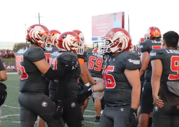 Leones de la Anáhuac se presentan en casa con triunfo de 45-38 ante Búhos Guindas del IPN
