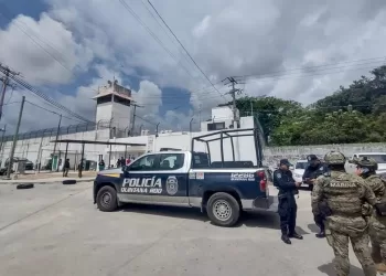 Asesinan a policía afuera de la cárcel de Cancún