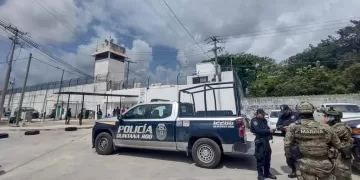 Asesinan a policía afuera de la cárcel de Cancún