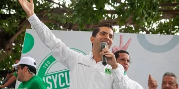 Francisco Elizondo, el "kaiser" electoral, está de regreso