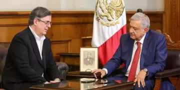Deja López Obrador en libertad a Marcelo Ebrard, "para que haga lo que más le convenga"