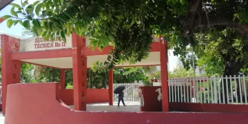 Durante la primera semana de clases se recibieron diez quejas de mesas de padres de familia por cuotas escolares