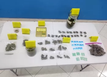 Por delitos contra la salud detienen a tres personas durante cateo a una casa en Cozumel