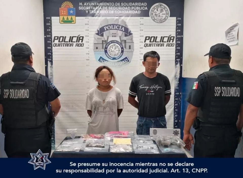 Aseguran paquete con droga escondido en un arbusto frente a un restaurante