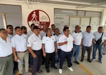 Amenazan con bloqueos los transportistas por negativa de aumentar tarifas en Quintana Roo