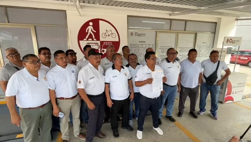 Amenazan con bloqueos los transportistas por negativa de aumentar tarifas en Quintana Roo