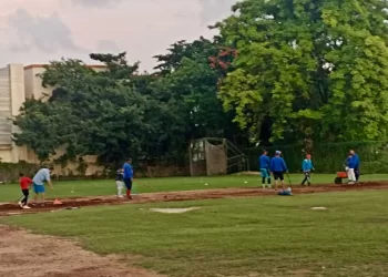 Contribuyen los Tigres a mejorar el campo “Betito” Ávila de Cancún