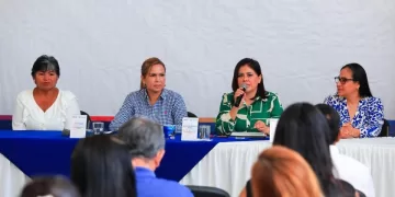 Firman convenio para combatir en Solidaridad la violencia política de género
