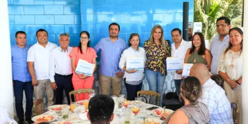Lili Campos reconoció la labor de los médicos