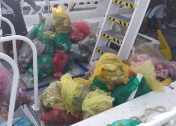 Plásticos contaminan las profundidades del canal nizuc