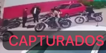 Capturan a par de individuos con una moto robada y una réplica de pistola