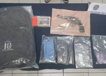 Capturan a dos sujetos con armas y narcóticos