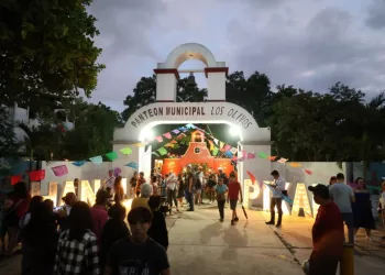 En tres días más de 20,000 personas ya visitaron los panteones municipales de Cancún