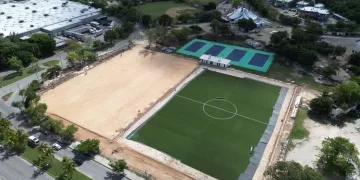 Rehabilitación de canchas deportivas en Súper manzana 21 tienen avance del 50%