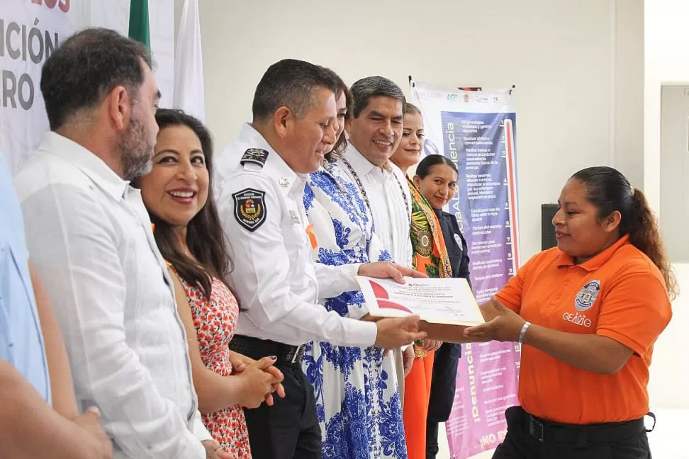 Capacitan a elementos del grupo GEAVIG para brindar un mejor servicio